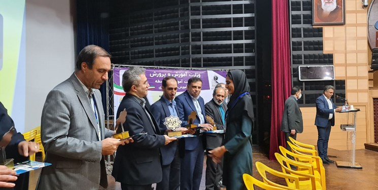 شرکت یک میلیون دانش آموز درسومین جشنواره علمی و پژوهشی کشور