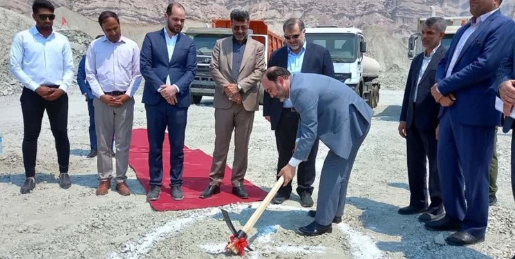 کلنگ زنی یک مجتمع جدید فولادی در هرمزگان
