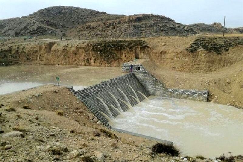 آبگیری ۱۳۰ سازه آبخیزداری در بشاگرد هرمزگان
