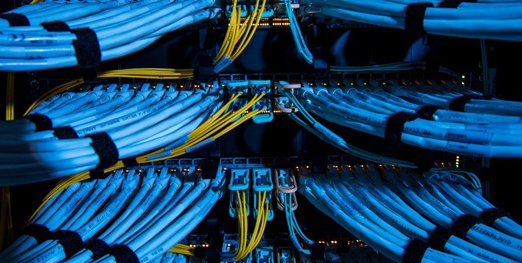 بندرلنگه و بندرکنگ در اولویت دسترسی منازل به فیبر نوری هستند