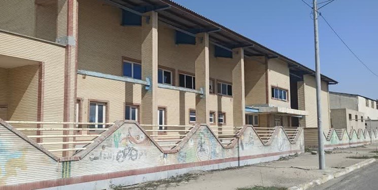 استخر جاسک ۱۷ سال راکد مانده است