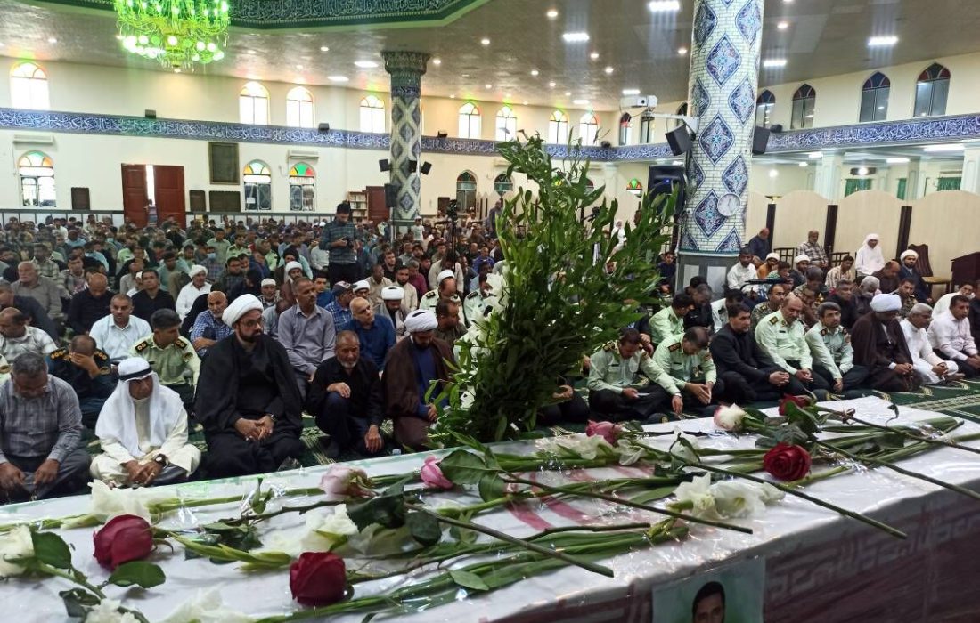 پیکر مطهر شهید مبارزه با قاچاق مواد مخدر در بندرلنگه تشییع شد
