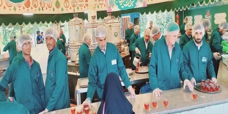 خدمت رسانی خادمیان رضوی رودانی به زائرین حضرت ثامن الحجج(ع)