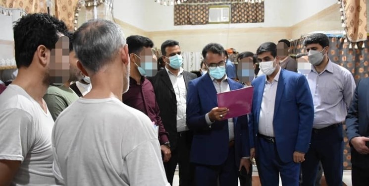 رئیس کل دادگستری هرمزگان و تیم ۶۰ نفره قضایی از زندان مرکزی بندرعباس بازدید کردند