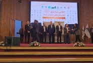 اهدای تندیس شایستگی مدیران فردا به محمد پاینده رئیس خانه صنعتکاران استان هرمزگان