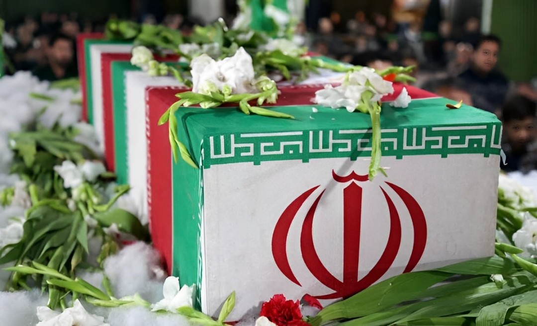 استقبال پرشور هرمزگانی‌ها از ۱۰ شهید گمنام در بندرعباس