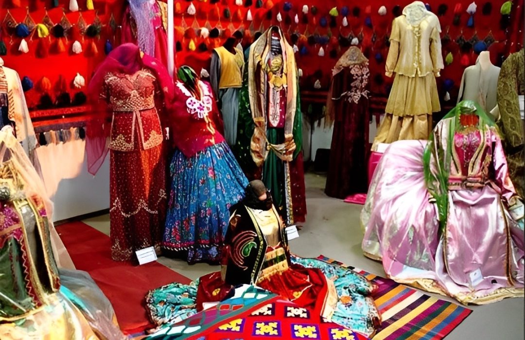 نمایشگاه ملی اقوام ایرانی در بندرعباس آغاز به کار کرد