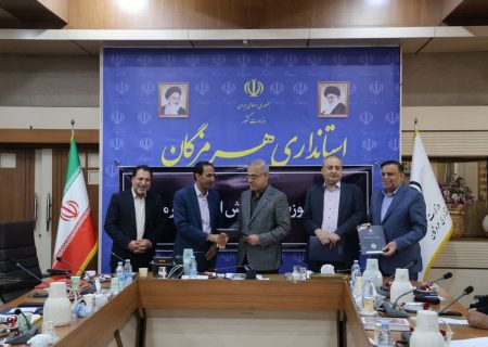 امضاء تفاهمنامه ۳۵۰ میلیارد تومانی برای احداث مجتمع‌های آموزشی در هرمزگان با مشارکت اتاق بازرگانی