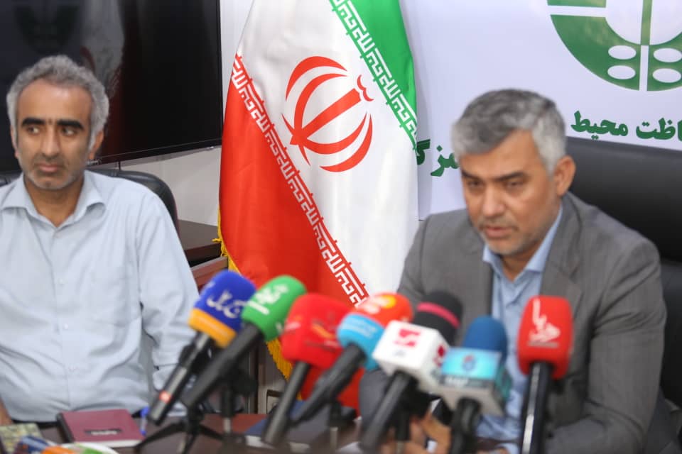 مدیرکل محیط زیست هرمزگان از جوانان بستکی تقدیر می‌کند؛ بازگشت بیش از ۱۰۰ محموله خاک هرمز