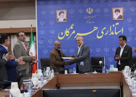 عزیز بهرامی، خیر مدرسه‌ساز، بنای “مدرسه سبز” را در هرمزگان نهاد