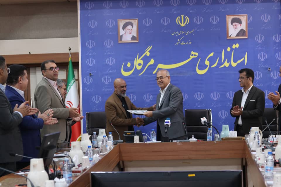 عزیز بهرامی، خیر مدرسه‌ساز، بنای “مدرسه سبز” را در هرمزگان نهاد