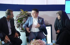 بازدید نمایندگان مجلس از غرفه شرکت پالایش نفت بندرعباس در نمایشگاه نفت و گاز