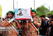 نمایش وفاداری مردم بندرعباس به آرمان‌های انقلاب اسلامی در مراسم تشییع شهید آذربادگان
