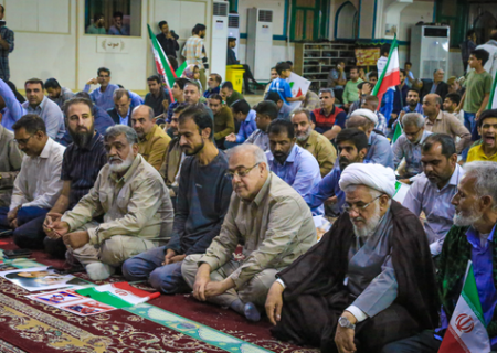 بندری‌ها پیروزی میهن را جشن گرفتند