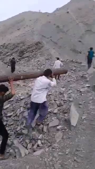 اصلاح شبکه برق ۲۰ کیلوولت گردنه مهندس بخش توکهور هشت‌بندی و سندرک هرمزگان 
