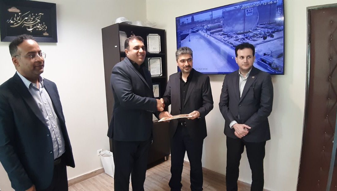 بازدید مسئولان صنعت و معدن هرمزگان از شرکت قیر هرمز پارس به مناسبت روز صنعت و معدن