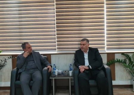 نشست مشترک مدیرکل راه آهن هرمزگان و مدیرعامل توسعه فرآوری آهن تنگه زاغ: توسعه حمل ریلی سنگ‌آهن و کنسانتره از ایستگاه تزرج