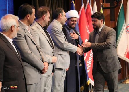 اعطای نشان تعهد محیط زیست به فولاد کاوه جنوب کیش