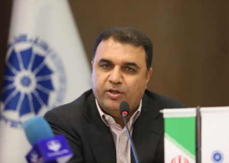 تجلیل از ۳ واحد صنعتی استان هرمزگان در روز ملی صادرات/تحقق ۵۷درصدی هدف گذاری صادرات غیرنفتی هرمزگان در شش ماهه نخست سالجاری