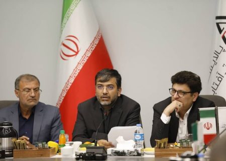 پالایشگاه نفت آفتاب در آستانه تعطیلی؛ ۲۷۰۰ کارگر قربانی بی‌تدبیری در تأمین خوراک