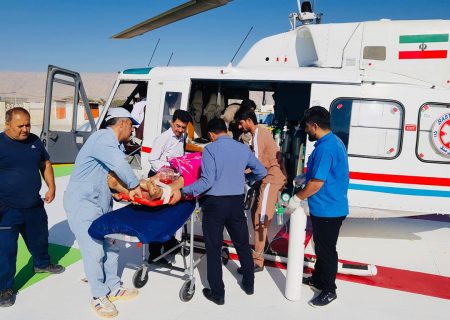 اعزام هوایی دو مصدوم سانحه ترافیکی از بستک به بندرعباس