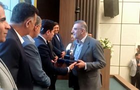 درخشش شرکت شیشه فلوت هرمز در همایش تجلیل از صنعتگران و معدنکاران نمونه هرمزگان