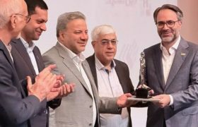 حاتمی مدیر برجسته صنعت فولاد کشور در سال ۱۴۰۴ در بخش دولتی و عمومی شد
