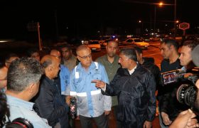 با همدلی و کار شبانه‌روزی  مسولین  و همراهی  رسانه ها  از این  بحران  عبور می‌کنیم