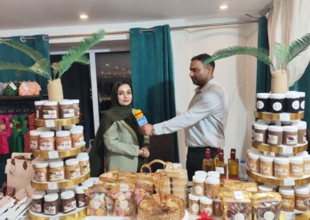 روایت بانوی کارآفرین پارسیانی در رویداد کندو و نمایشگاه مشاغل خانگی ؛ تولید ارده و فرآورده‌های کنجدی بدون مواد نگهدارنده