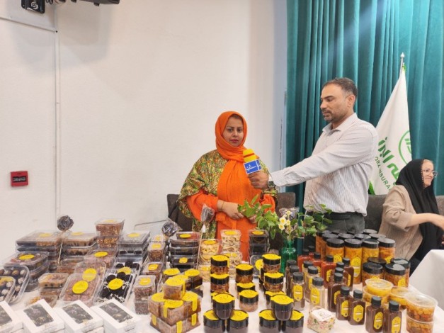 ایونت «کندو» حامی فروش محصولات بانوان کارآفرین/ تولیدکننده «تیلنگ جنوب»: نمایشگاهها کلید دیده شدن از ترشیجات انبه تا محصولات خرمایی هستند