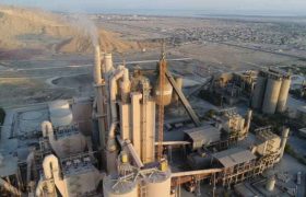 اقدامات گسترده سیمان هرمزگان در امدادرسانی به سیل‌زدگان بندرخمیر