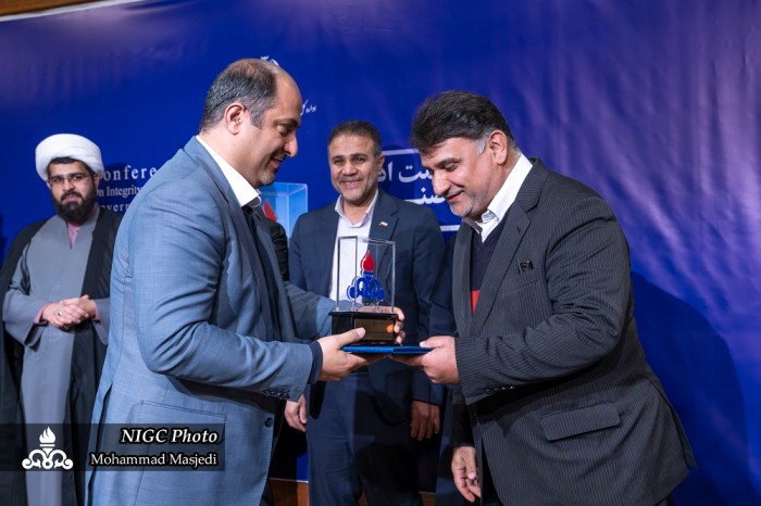 تندیس سلامت اداری وزارت نفت به شرکت گاز هرمزگان رسید