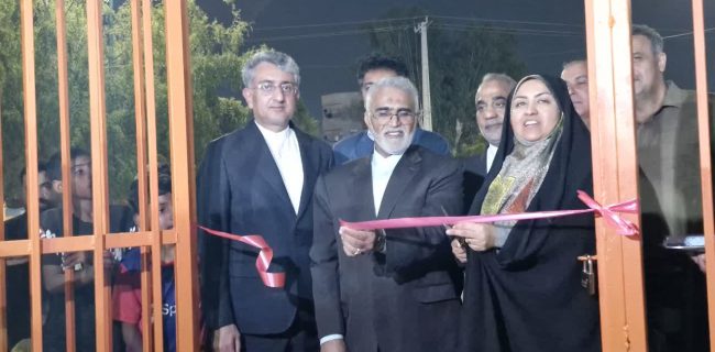شهردار بندرعباس: توسعه زمینهای چمن مصنوعی در محلات با جدیت دنبال میشود