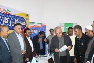 برپایی میز خدمت در مصلاهای نماز جمعه هرمزگان برای کوتاه کردن مسیر رسیدگی به مشکلات مردم