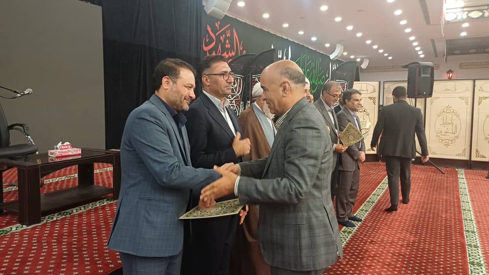تجلیل از مدیرعامل آبفای هرمزگان به پاس همکاری با ستاد نماز جمعه بندرعباس