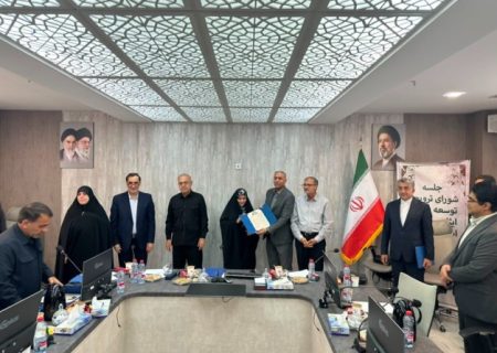 تقدیر معاون رئیس‌جمهور از مدیرکل حوزه استاندار هرمزگان