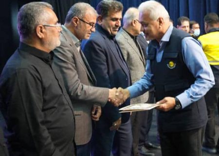 تجلیل از خادمان تأمین برق هرمزگان در ایام جنگ تحمیلی رمضان