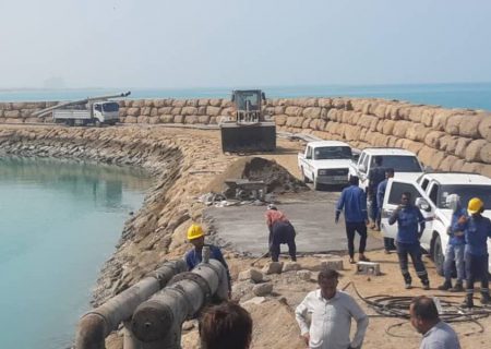 آب شیرین کن غرب جاسک روز بعد از حمله وارد مدار بهره برداری شد