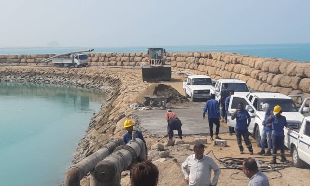 آب شیرین کن غرب جاسک روز بعد از حمله وارد مدار بهره برداری شد