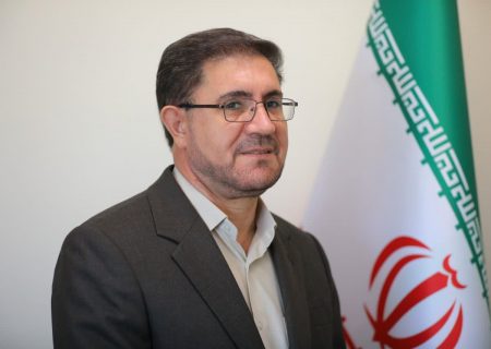حمایت ویژه دولت و مجلس از سنگر تولید و دفاع در هرمزگان / تجلیل از ایثار کارگران و نیروهای مسلح
