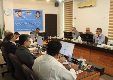 تسریع در توسعه نیروگاه‌های خورشیدی و افزایش ظرفیت تولید برق استان تأکید کرد