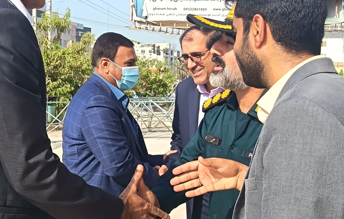 آغاز هفته دولت با تجدید میثاق مسئولان بندرعباس با شهدای گمنام