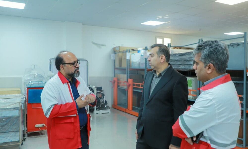 بازدید مدیرکل امور اقتصادی و دارایی هرمزگان از مرکز جامع توانبخشی هلال‌احمر؛ زمینه‌سازی برای همکاری‌های مشترک